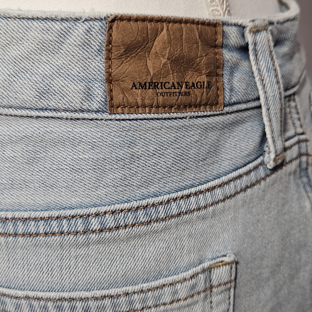 American Eagle Outfitters Y2K Light Wash Denim Mini Skirt Rough Hem Women SZ 6 - Picture 5 of 7